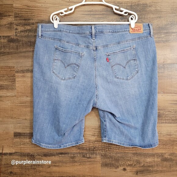 Levi's Classic Bermuda Shorts 24 W High Rise Tummy Control Medium Light Wash - Picture 2 of 13